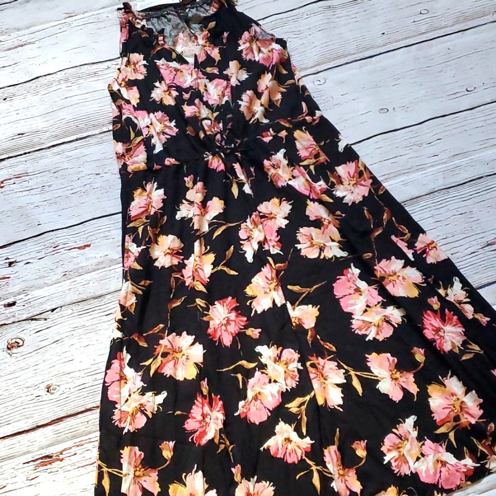 🆕️ CUTE BLACK FLOWER DESIGN DRESS 🖤💕 - Picture 1 of 11